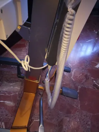 Cama articulada y grúa para enfermos