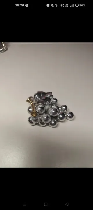 Portafortuna a forma di uva