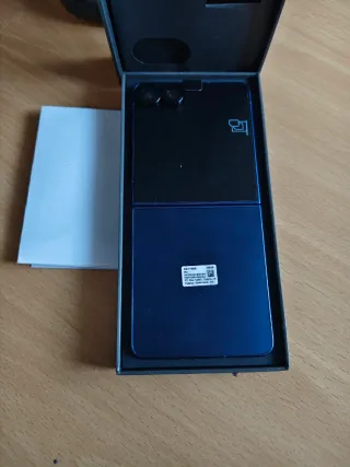 Samsung Galaxy Z Flip 7