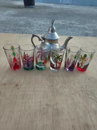 Tetera Marroquí y 6 Vasos Decorados