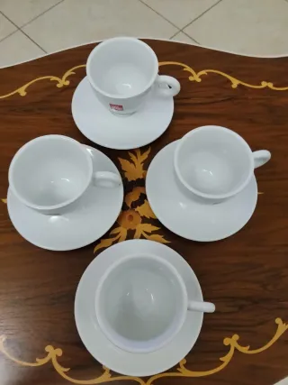 Set 4 Tazze Cappuccino Illy con Piattini
