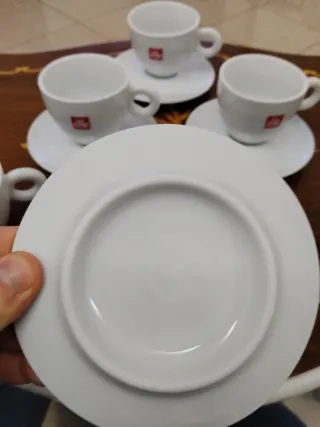 Set 4 Tazze Cappuccino Illy con Piattini