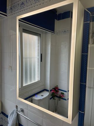 CRISTAL ROTO Armario Baño LED