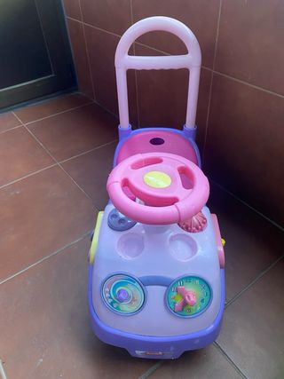 Andador infantil musical con volante