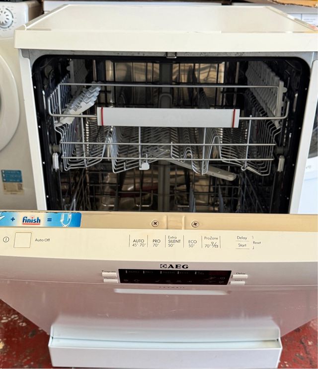 LAVAVAJILLAS MARCA AEG