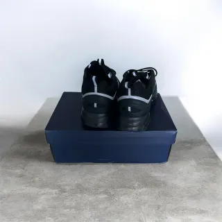 Zapatillas Talla 43 Negras y Plateadas