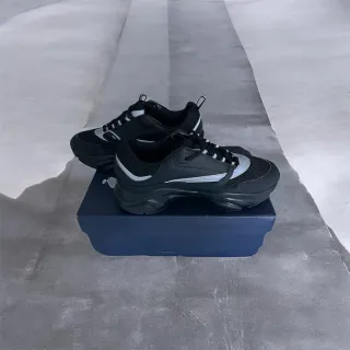 Zapatillas Talla 43 Negras y Plateadas