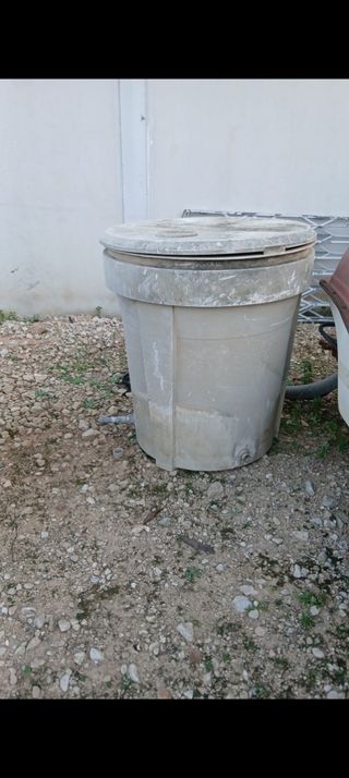 Depósito plástico 750L