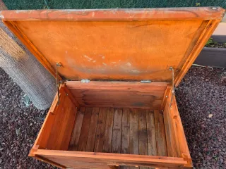 Casa para perro de madera