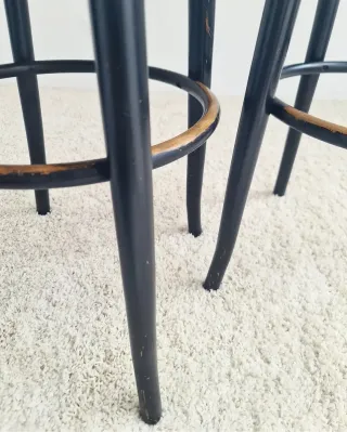 2 Taburetes estilo THONET. Francia, 70s.