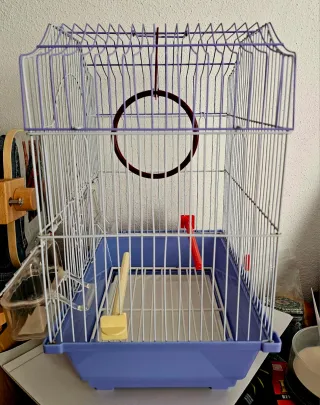 Jaula para pájaros pequeños con accesorios