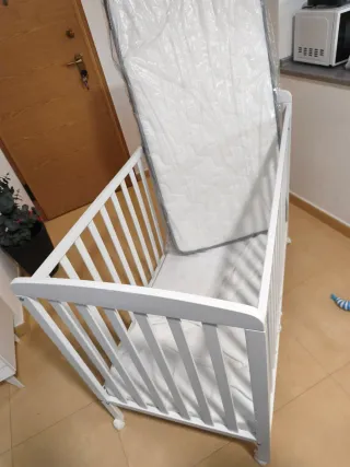 Cuna bebé blanca + colchón