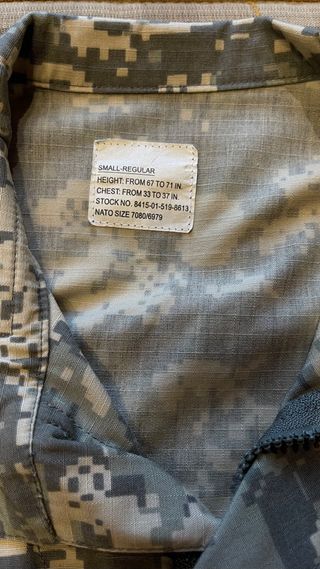 Uniforme US ARMY ACU con parches original de EE.UU