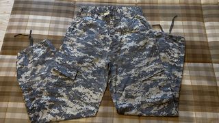 Uniforme US ARMY ACU con parches original de EE.UU