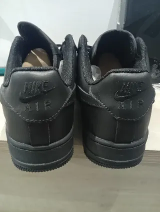 Nike Air Force 1 Negras talla 43