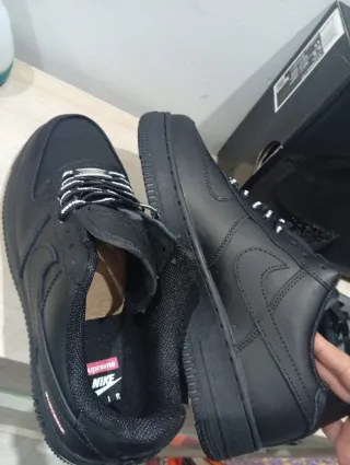 Nike Air Force 1 Negras talla 43