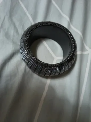 Pulsera ancha plateada y negra