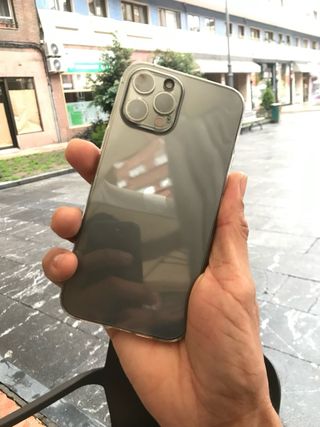 iPhone 12 Pro Gris Espacial 128GB + Regalos