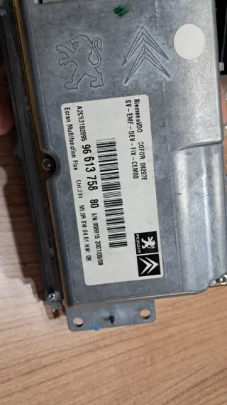 Radio GPS. CD. MP3 GSM Citroen C4