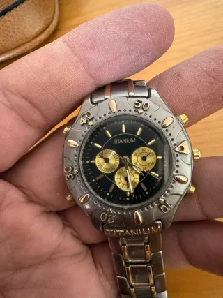 Reloj Titanium Cronógrafo Oro y Plata