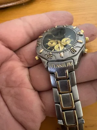 Reloj Titanium Cronógrafo Oro y Plata