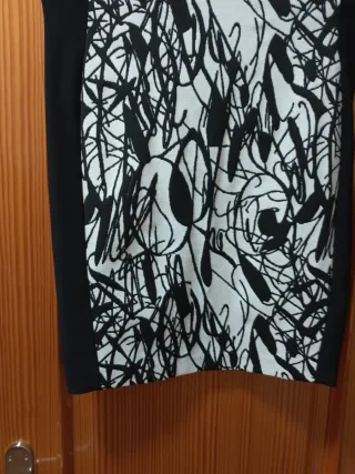 Falda elástica con estampado abstracto