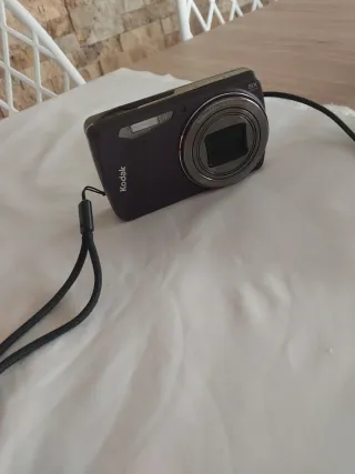Cámara Kodak 8x Optical Zoom 14 megapixel