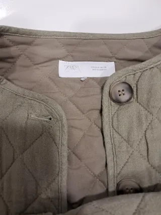 Chaqueta Zara acolchada verde