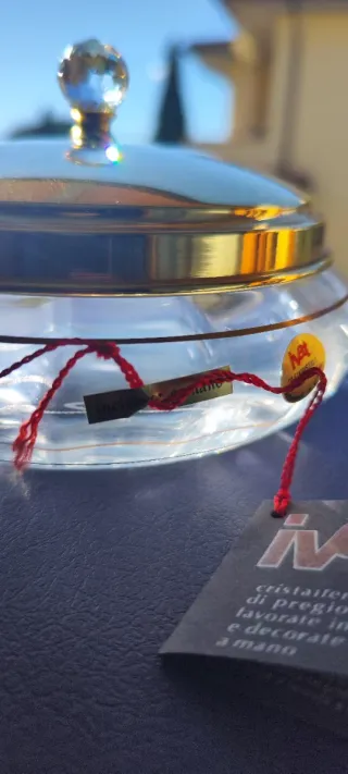 Cristallo Italiano con Coperchio Dorato