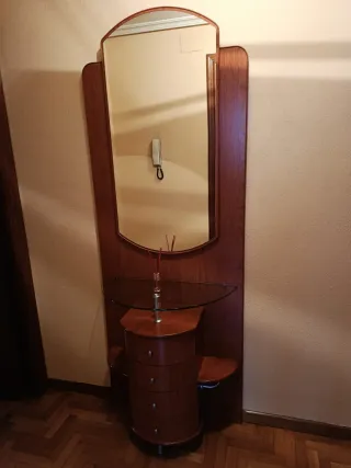 Mueble recibidor madera y cristal