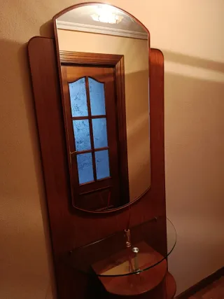Mueble recibidor madera y cristal