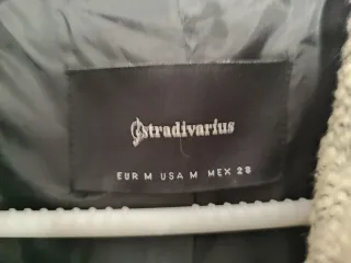 Abrigo gris Stradivarius