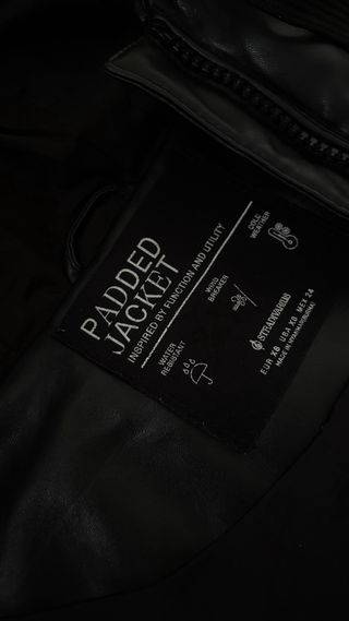 Abrigo efecto piel acolchado