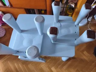 Mesa y 2 sillas infantiles azul claro