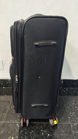 Maleta de viaje negra