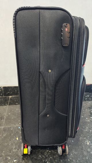 Maleta de viaje negra