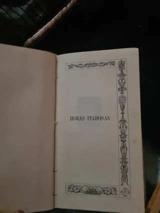 Libro antiguo religioso