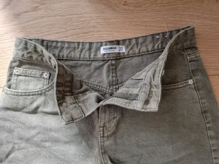 Pantalón corto vaquero verde talla S - Pull & Bear