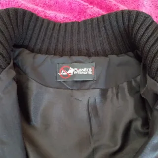 Cazadora Negra con Detalles Grises