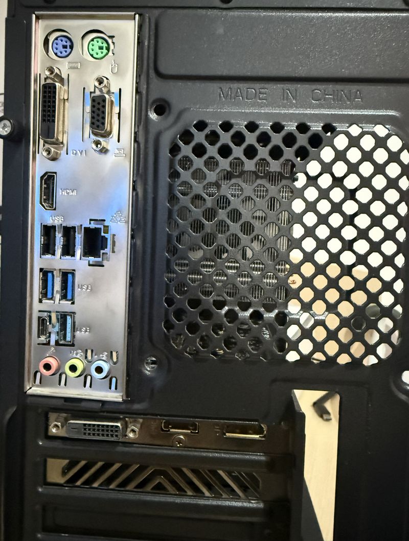 Ordenador i7 9700 | 16GB RAM | NVMe 256GB afbeelding 3
