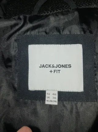 Chaqueta acolchada negra,  muy cálida. 4XL