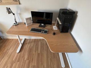 Escritorio IKEA BEKANT esquinero