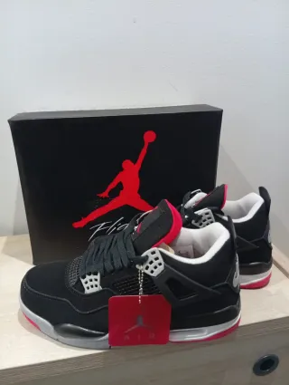 Zapatillas Jordan Negras y Rojas 41