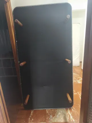 Colchón 1.05x2.00 con base tapizada.Tiene 1.5años