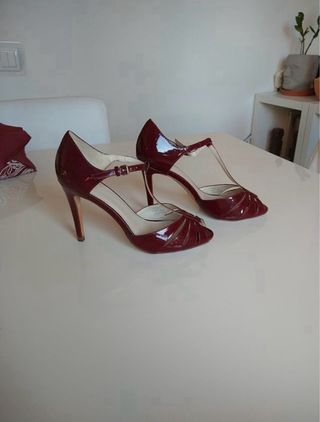 Sandalia / zapatos mujer Zara tacón granate