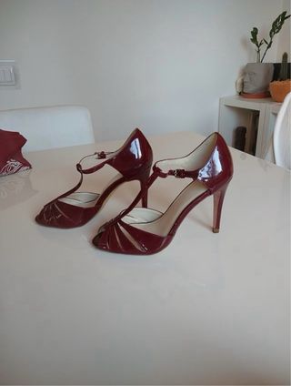 Sandalia / zapatos mujer Zara tacón granate