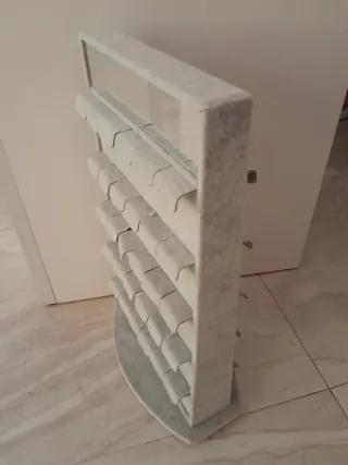 Expositor de joyería con espejo