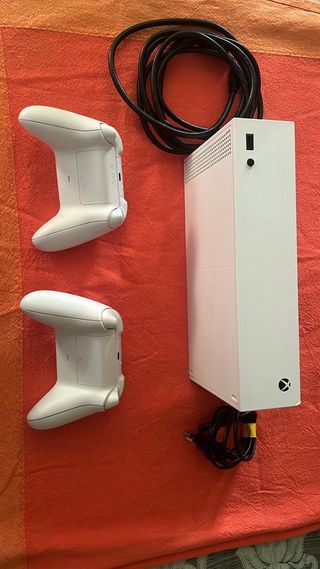 Xbox Series S Blanca + 2 Mandos