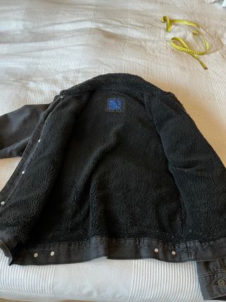 Cazadora vaquera Zara negra