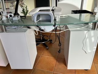 Mesa de manicura sin estrenar